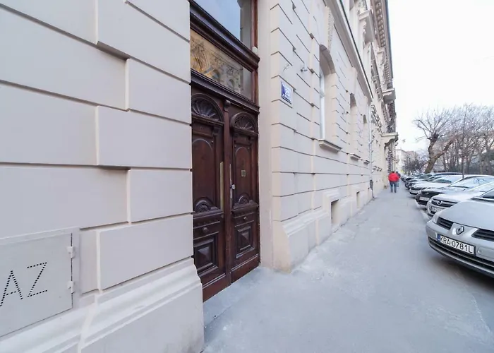 M4 Main Square Краков